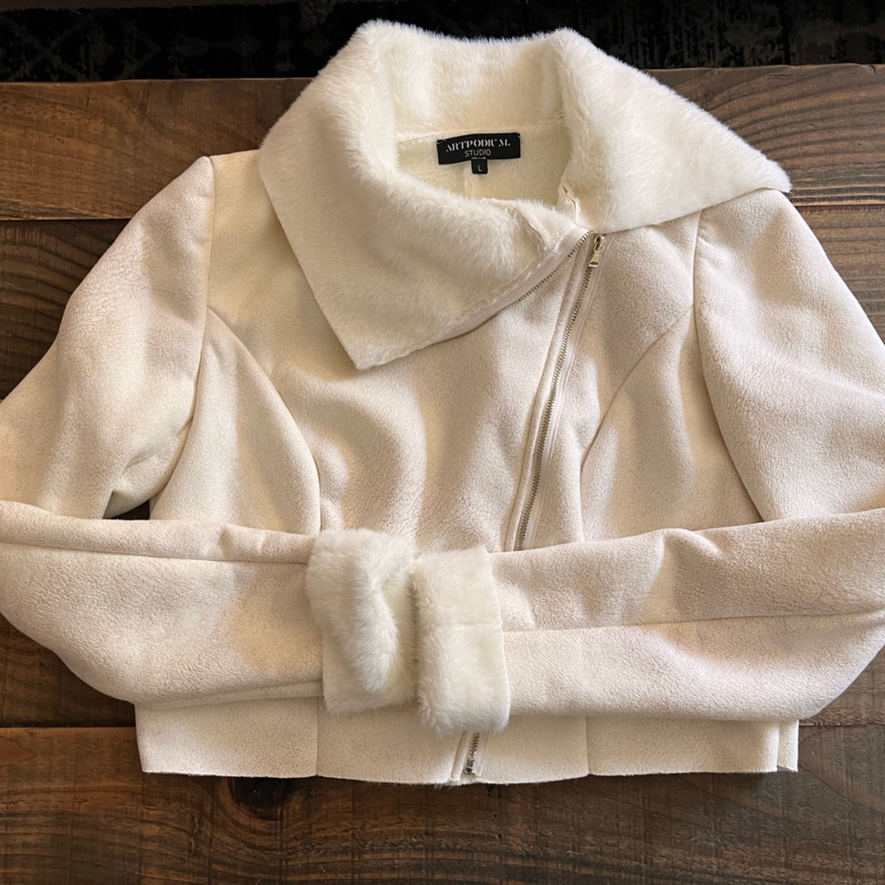 Bridal Jacket Faux Fur Lining - Picture 7 of 12